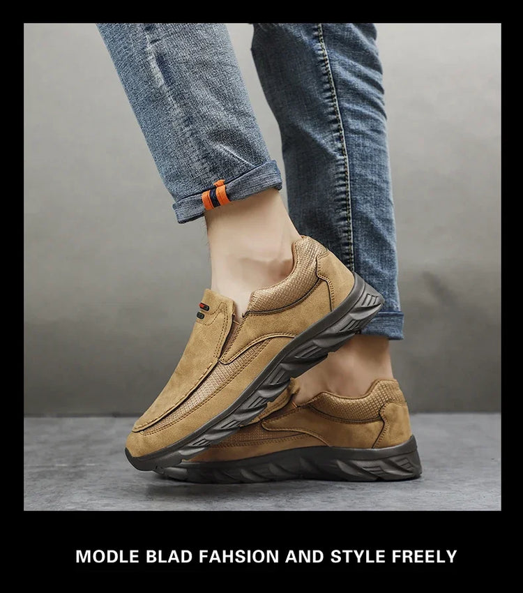 Scarpe Casual in pelle da uomo mocassini traspiranti Sneakers da uomo 2024 nuove scarpe da ginnastica piatte in pelle comode da uomo scarpe da uomo