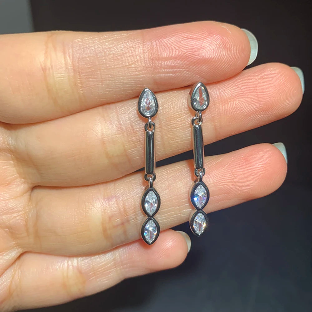 Nuovo speciale color oro Goccia d'acqua Bling Ovale CZ Collana girocollo Lariat Lunga barra a goccia a forma di Y Lunga nappa Gioielli da donna 2025