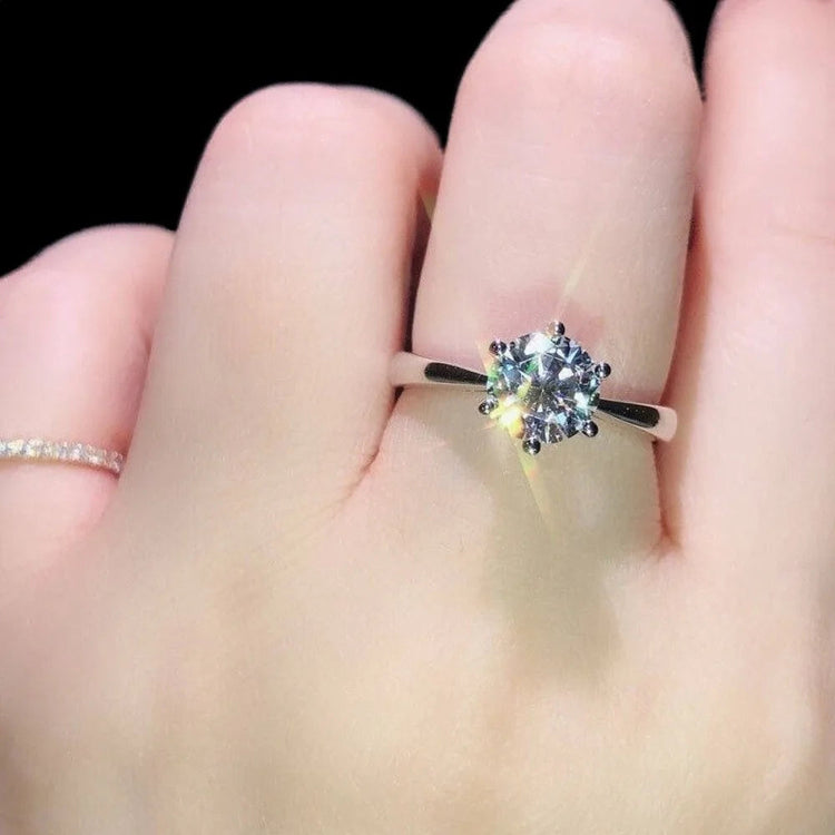 Collana classica di lusso super lucida con ciondolo in moissanite a sei artigli Set di orecchini ad anello da 1 carato per set di gioielli da sposa da donna PlatiNum