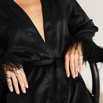 Accappatoi di piume Mini abito sexy in raso a maniche lunghe Vestaglia allentata per le donne Abito da sposa bianco Abiti da sposa neri