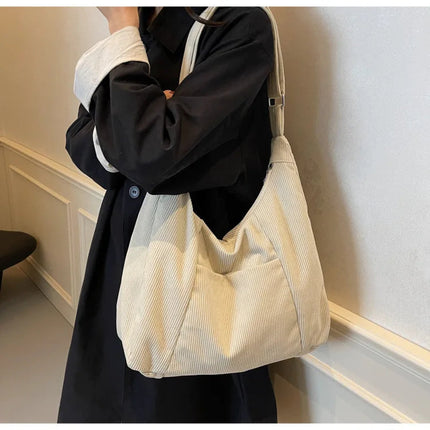 New Large Capacity Casual Crossbody Bag Simple Artistic Commuter Student Single Shoulder Bag Outdoor Leisure Women's Tote Bag PlatiNum