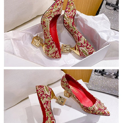 Moda di lusso Rivetto Fibbia Cintura Appartamenti Mocassino slip-on da donna Scarpe a punta Scarpe da balletto Mocassini da donna da ufficio 2025