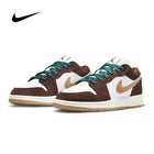 Nike Air Jordan 1 Low SE (GS) Scarpe sportive casual da basket unisex marrone-bianco a taglio basso, resistenti e traspiranti FB2216-200 platinumshop