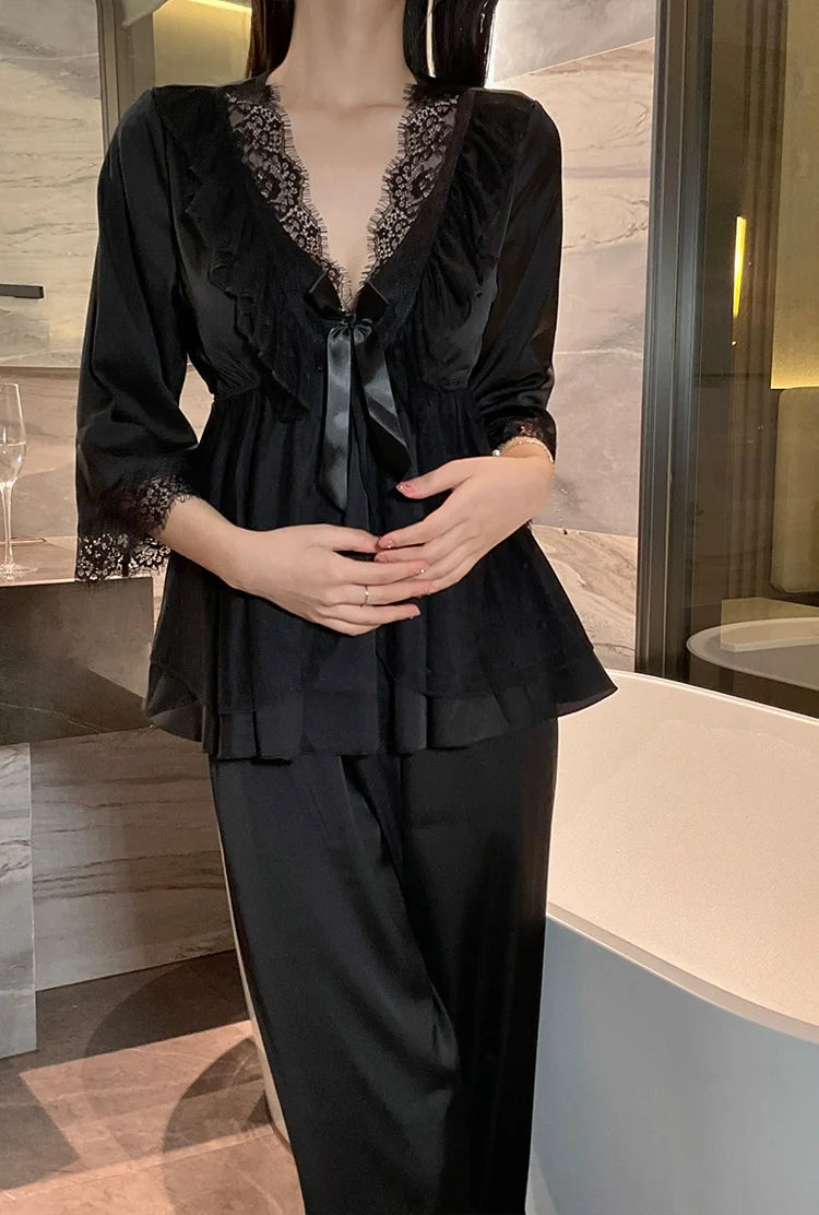 Set di indumenti da notte per la casa in raso di pizzo e pizzo da donna, pantaloni con top in pizzo dolce a V profondo, due pezzi di vestiti per la casa di grandi dimensioni bianco nero viola