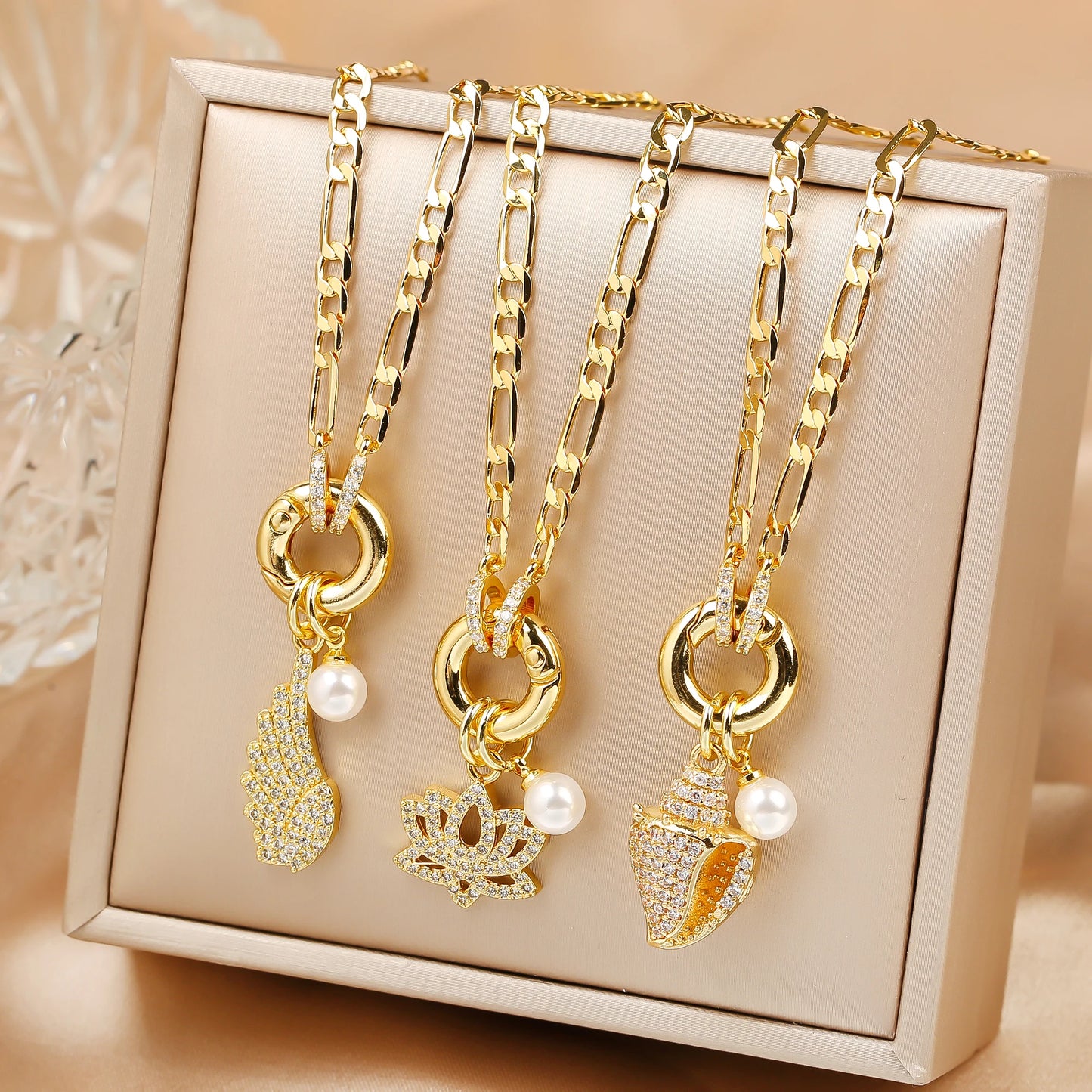 Nuova collana creativa con ciondolo a tema ali di fiori di conchiglia di zirconi lucidi Nuova moda donna accessori per gioielli per le vacanze femminili