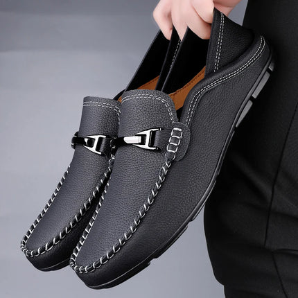 Mocassini in vera pelle Moda uomo Design Mocassino Slip on Soft Flats All-match Scarpe casual Calzature da barca fatte a mano per uomo adulto