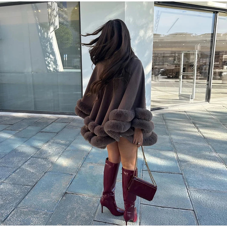Luxury Women Faux Fur Trim Cape Coat Loose Batwing Poncho Shawl Fuzzy Fur Edge Warm Winter Outerwear Party Street Lady Coats