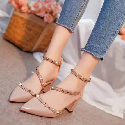 Rivetto Punta a punta Scarpe da donna sexy bianche Estate 2025 Sandali con fibbie per donna Tacchi alti Festa Matrimoni Calzature Tacco spesso H platinumshop