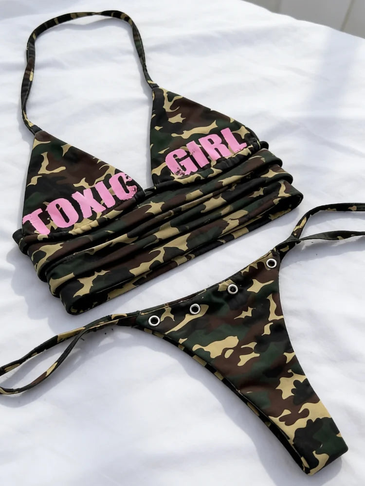 Costume da bagno bikini a triangolo con stampa mimetica da donna 2026, con laccetti laterali e dettagli Y2K, stile streetwear platinumshop
