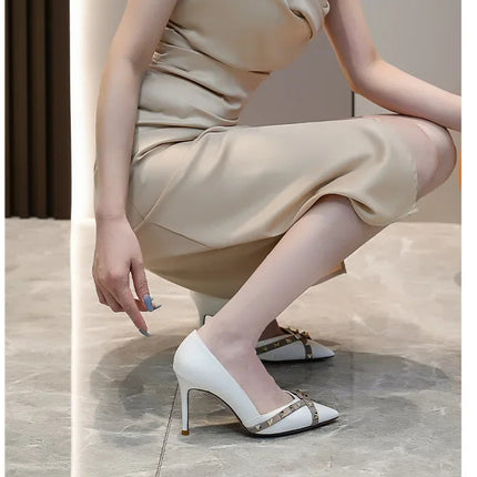 Nuovo 2025 Nail Head Tacchi alti Colore nudo Scarpe da lavoro professionali Donna Scarpe singole sexy Occasioni casual Materiale in micro fibra platinumshop