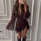 Elegante Abito Mini con Volant e Motivi Floreali, Chic con Maniche Lunghe, Scollo a V Profondo, Slim Fit, Linea A, Corto, Collezione 2026, Vestito da Vacanza e da Strada per Signora