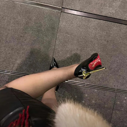 Nuovi tacchi alti con suola rossa per donna, primavera anticipata, tacchi sottili, punta a lama metallica, sexy, scarpe singole in pelle verniciata nera platinumshop