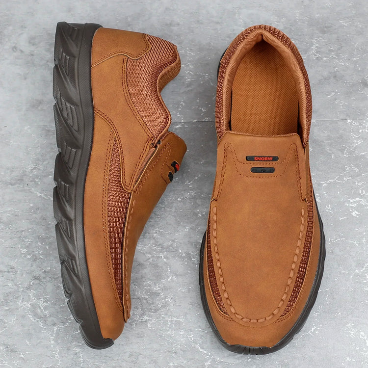 Scarpe Casual in pelle da uomo mocassini traspiranti Sneakers da uomo 2024 nuove scarpe da ginnastica piatte in pelle comode da uomo scarpe da uomo