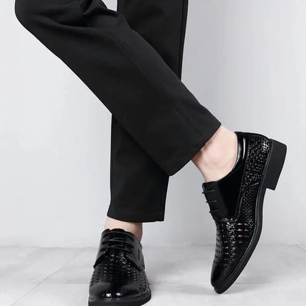 Sandali da uomo in pelle Pelle bovina traspirante Scava fuori Design Scarpe slip-on casual estive Comoda suola in gomma antiscivolo