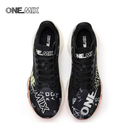Scarpe da Corsa ONEMIX Marathon con Piastra in Carbonio, Supporto Professionale Stabile, Ammortizzazione, Ultra-leggere e Reattive per Uomo PlatiNum