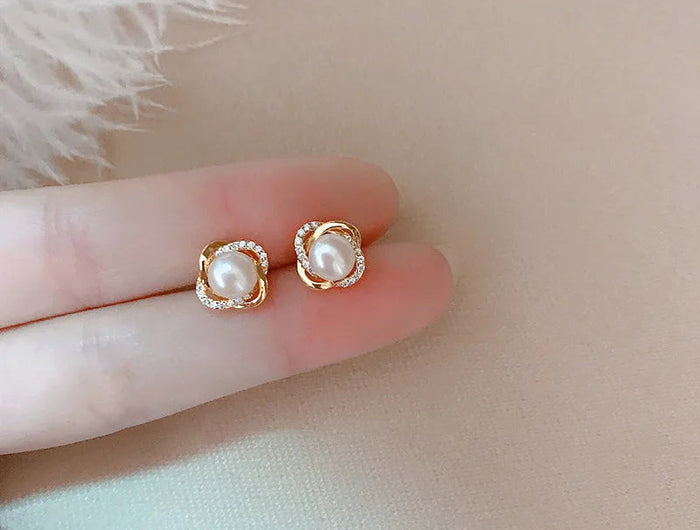 Gioielli in oro 14k di lusso Orecchini in oro reale Zircone Perla Twist Orecchini a bottone di lusso per le donne Brincos Pendientes Bijoux platinumshop