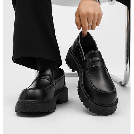 Mocassini STRONGSHEN scarpe da uomo in pelle con suola spessa scarpe da lavoro formali nere in stile britannico scarpe Casual Slip-On di lusso di moda