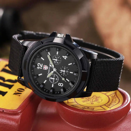 Orologi militari da uomo casual Orologio da polso sportivo al quarzo Cinturino in nylon Orologio da uomo Relogio Masculino (senza scatola) platinumshop