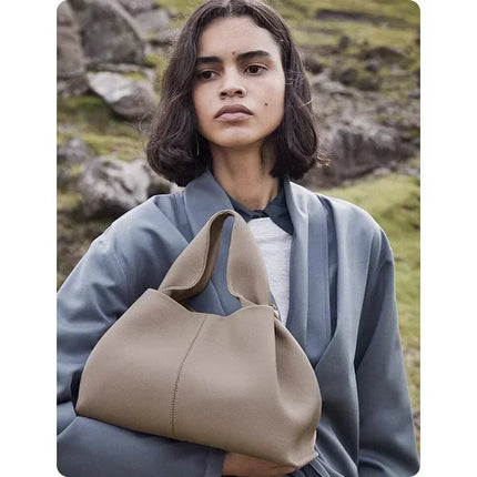 Borsa a Tracolla di Lusso da Donna Designer Autunno/Inverno 2025 – Con Motivo Lychee e Dettaglio a Nuvola sulle Spalle