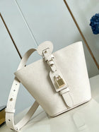 Borsa a mano da donna con cuciture precise e raffinate in ecopelle, borsa da giorno senza patta, tote a tracolla da donna, versatile e universale, accessorio per la città, lo shopping quotidiano, le passeggiate e il tempo li