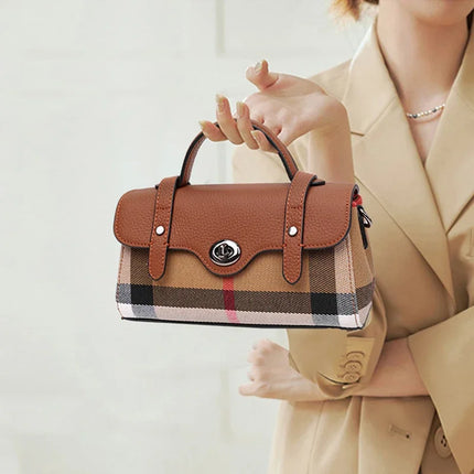 Borsa Mini Boston a Righe e Quadri in Tessuto con Finiture in Ecopelle, Chiusura a Giro e Torsione, Design con Patta, Borsa a Mano da Donna, a Tracolla, Portamonete