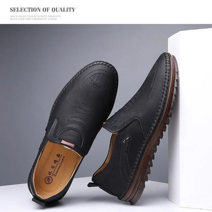 Scarpe da uomo di alta qualità Calzature in pelle fatte a mano Scarpe da lavoro casual da uomo Scarpe da ginnastica da viaggio con suola morbida per esterni Mocassini di marca