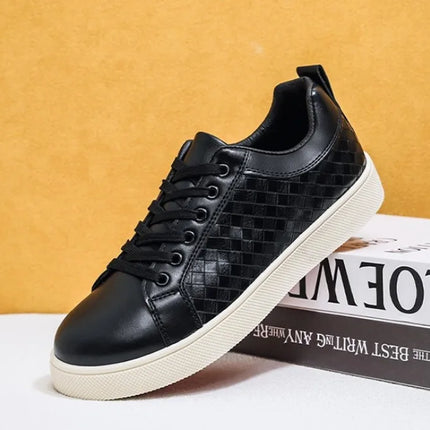 Men Woven Faux Leather Lace‑Up Skate Sneakers Low Top Flat Casual Shoes Retro Stitching Splicing Daily Outdoor Commuter Footwear