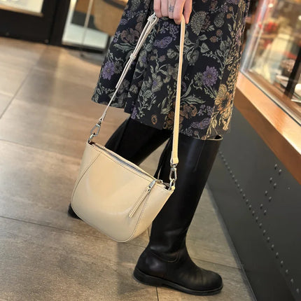 Nuova borsa in vera pelle, versatile borsa a tracolla piccola in pelle di vacchetta di alta qualità per donna