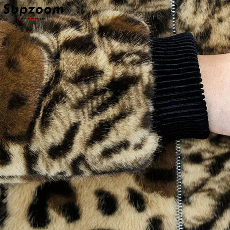 Supzoom 2026 New Arrival Top Fashion Tiger Pattern Winter Warm Flowing Gold Mink Splicing Faux Fur Men's Hooded Jacket