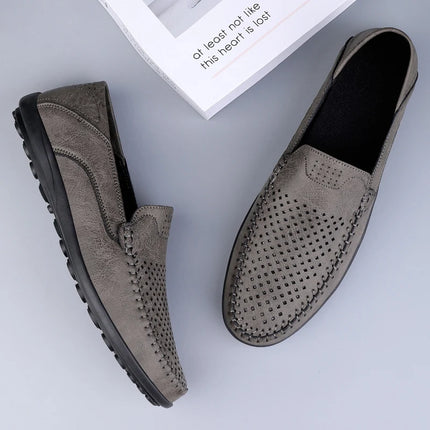 Scarpe da uomo Casual in pelle scavano mocassini da uomo traspiranti Slip on scarpe da guida mocassini da uomo italiani di lusso Plus Size 38-47