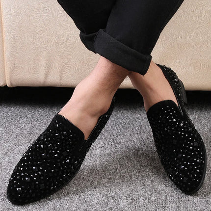 Scarpe eleganti da uomo Mocassini neri a punta di lusso Scarpe con paillettes in metallo denim Scarpe da sposa per feste da uomo di alta qualità Novità