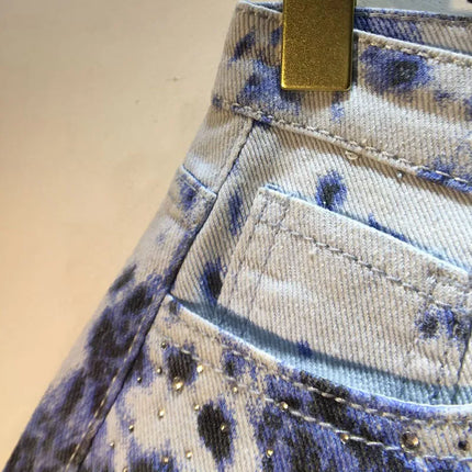 2025 Abiti estivi, Nuovi pantaloncini di jeans con bordo ruvido indossato a vita alta con perforazione a caldo per l'industria pesante, pantaloni caldi da donna