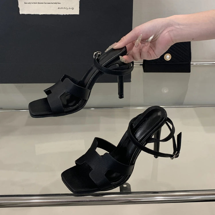Alionly 2026 Nuova Moda Estiva Sandali Open Toe Donne Fibbia In Metallo Banda Stretta Sottile Tacco Basso Gladiatore Scarpe Da Festa