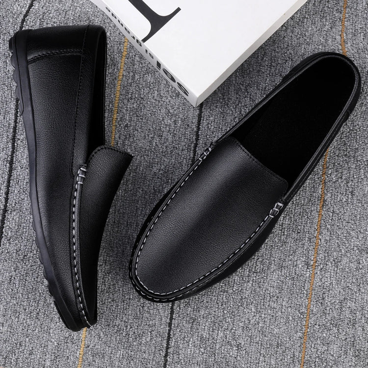 Scarpe casual da uomo in pelle moda Estate comode slip on di alta qualità Mocassini bianchi Comode scarpe da barca da guida Mocassini da passeggio