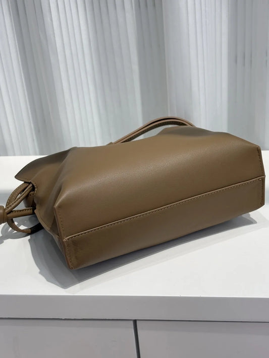 Borsa a mano con coulisse in pelle bovina di alta qualità dal design di lusso Borsa a tracolla monospalla stile semplice per donna