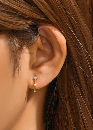 Orecchini con polsini piatti filettati con nappa tempestata di diamanti di nuovo stile, accessori per orecchie in stile europeo e americano. platinumshop