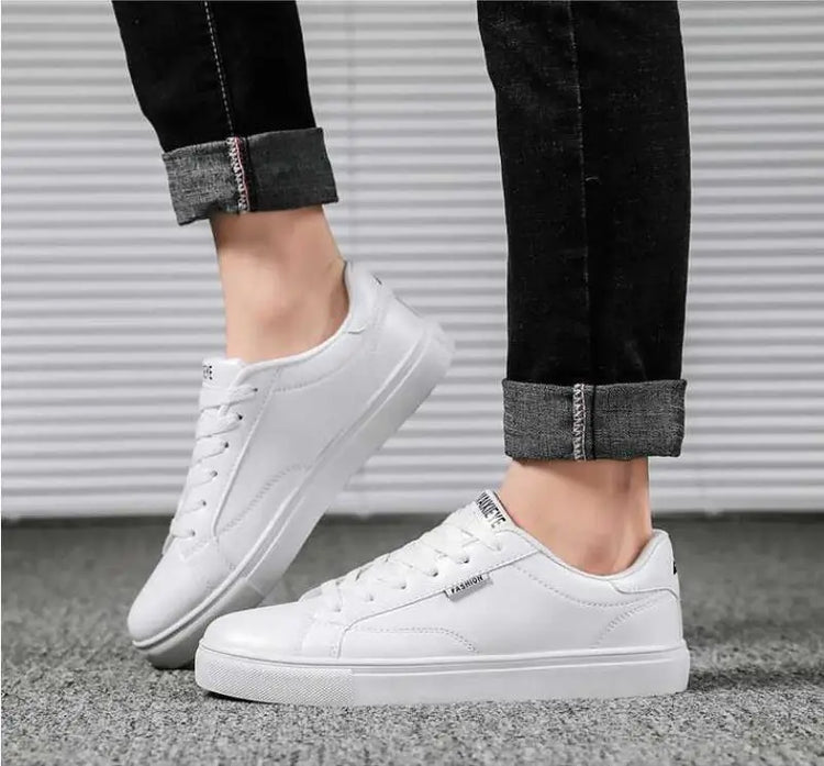 Men Shoes Sneakers 2022 New Summer White Fashion Board White Men's Zapatillas Hombre Chaussure Homme