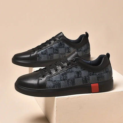 Europe New Shoes for Men Genuine Leather Casual Shoes Cool Black Flat Skateboard Shoes Street Fashion Sneakers