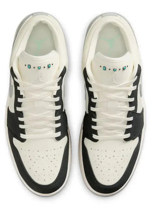 Scarpe da basket Nike Air Jordan 1 Low unisex, ammortizzate, antiscivolo, resistenti e dal design classico IO2242-101 platinumshop