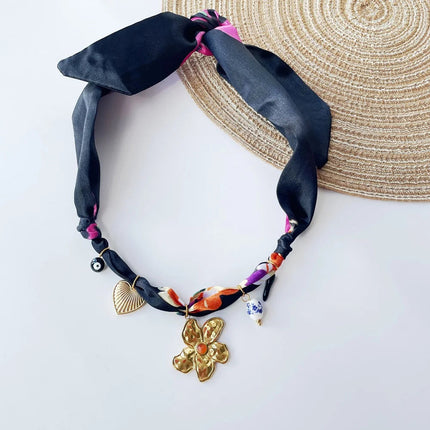 Collana bandana morbida con ciondolo a forma di fiore a forma di cuore placcato in oro per gioielli impilabili da donna e ragazza PlatiNum