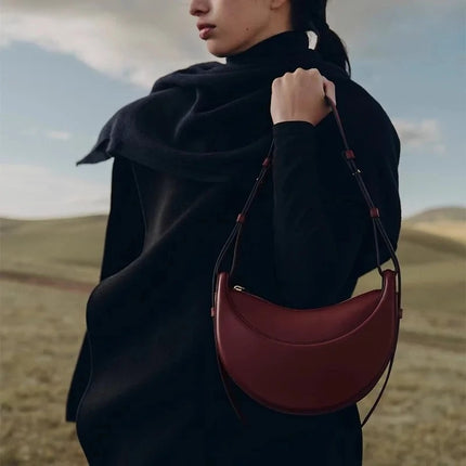 Borsa a tracolla a mezzaluna in pelle liscia, con tracolla regolabile, borsa a tracolla minimalista per l'uso quotidiano