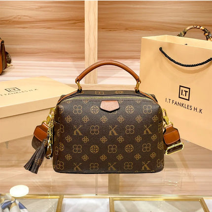 Women's handbag 2025 new autumn and winter designer shoulder crossbody bag, fashionable and high-end pillow bag PlatiNum