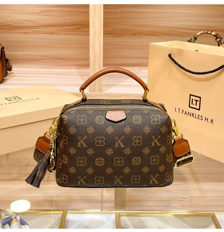 Women's handbag 2025 new autumn and winter designer shoulder crossbody bag, fashionable and high-end pillow bag PlatiNum