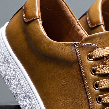 New Men Casual Sports Vulcanized Shoes Comfortable Fashionable Flat Heeled Leather Shoes Outdoor Driving Travel Brand Shoes Men