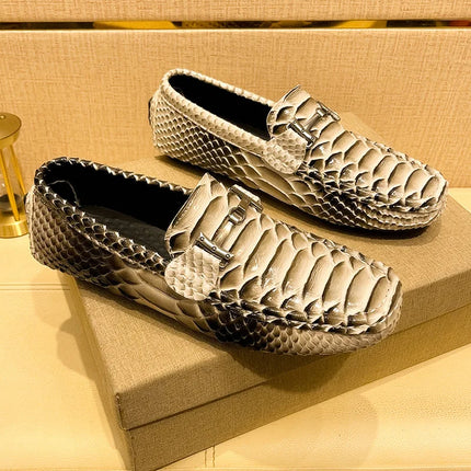 Mocassini firmati per uomo 2026 Nuovi mocassini fatti a mano 39-48 Appartamenti Casual Scarpe in pelle di serpente Mocassini da uomo comodi di lusso Scarpe taglia