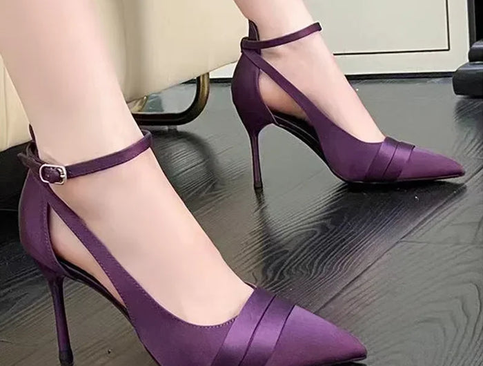 Décolleté con tacco alto in raso viola per donna 2025 Décolleté con cinturino alla caviglia Décolleté con tacco sottile Donna Scarpe da sposa sexy con punta a punta Lady