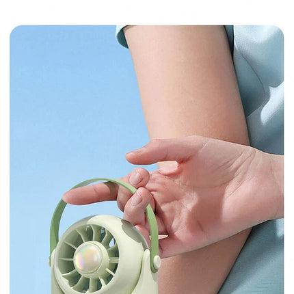 Ventilatore Portatile da Tavolo con Nebulizzatore d'Aria Fredda, Ricarica USB, Raffreddamento ad Acqua, Ventilatore Turbo con Umidificazione, Compatto Ventilatore Personale con Nebbia