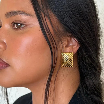 Orecchini a Perno Geometrici a Forma di C Multistrato Placcati in Oro 18K, Antiruggine, in Acciaio Inossidabile per Donne platinumshop