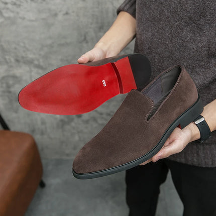 Scarpe primaverili in pelle scamosciata di marca di design italiano di lusso primaverile Scarpe eleganti da ufficio per uomo Mocassini da discoteca marroni da uomo