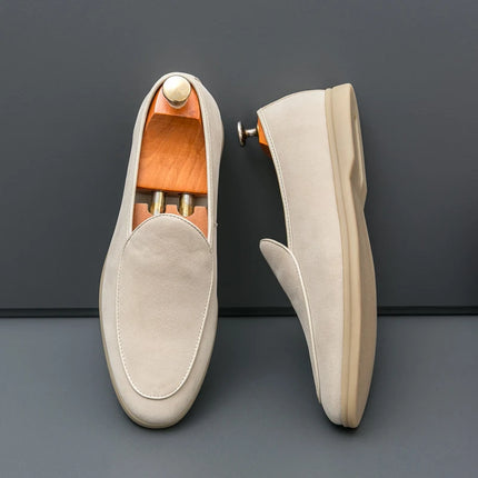 Mocassini da uomo in pelle scamosciata di alta qualità autunnali Scarpe casual piatte semplici Scarpe da sposa per feste Mocasin da esterno in pelle nabuk di marca di lusso